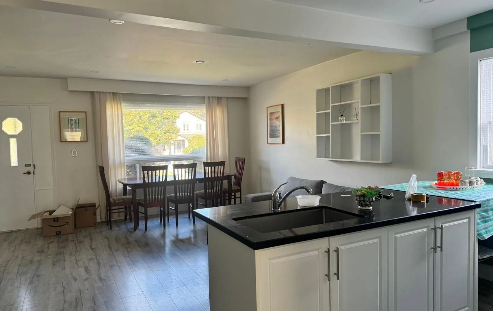 Queen Comfort Close To Finch Station & Shopping Toronto